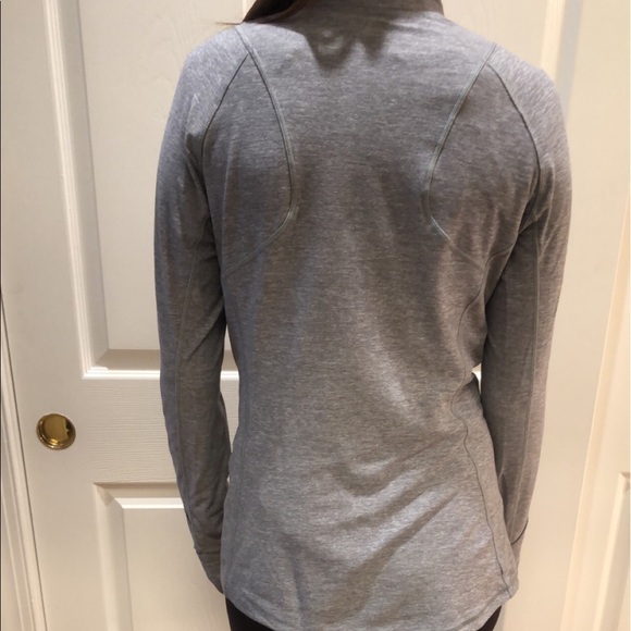 Lululemon gray half zip - Picture 4 of 8